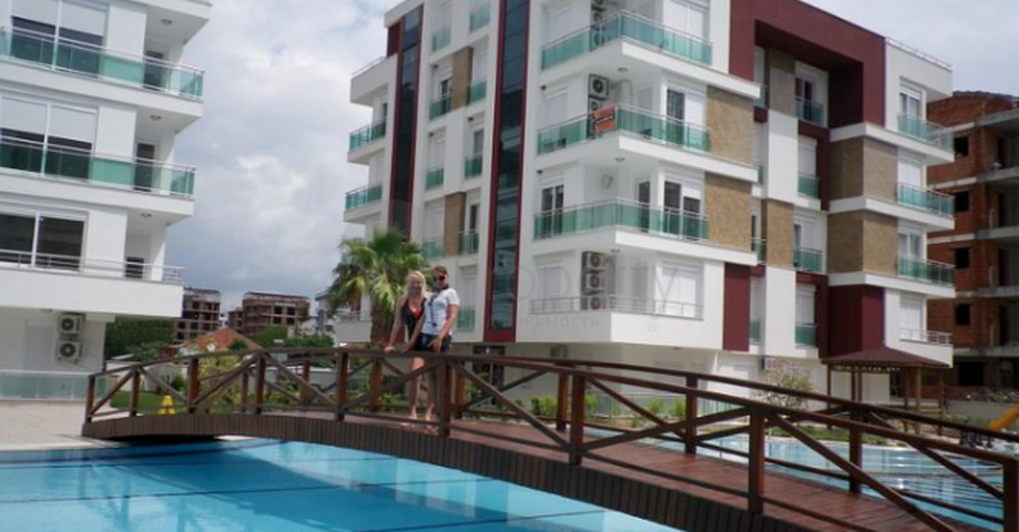 Квартира 1+1 с видом на бассейн в комплексе в Хурме Анталья