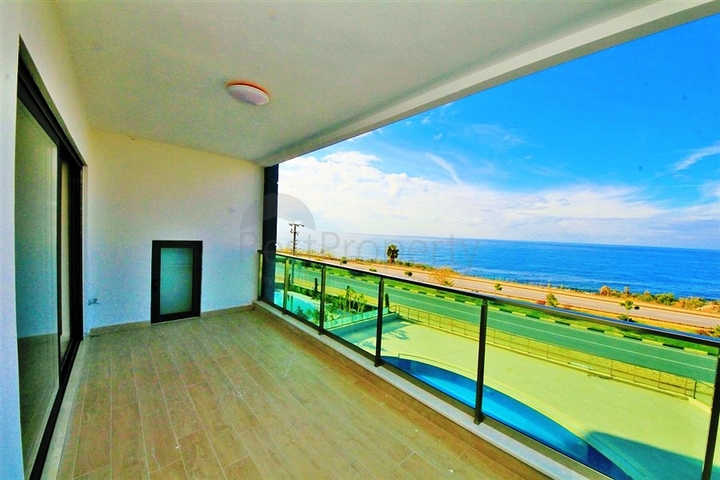 Двухкомнатная квартира с прямым видом на море в Каргыджаке