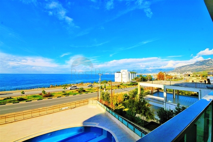 Двухкомнатная квартира с прямым видом на море в Каргыджаке