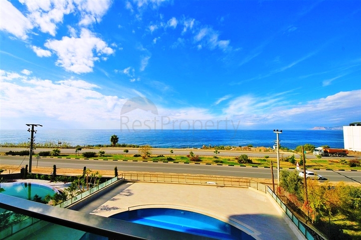 Двухкомнатная квартира с прямым видом на море в Каргыджаке