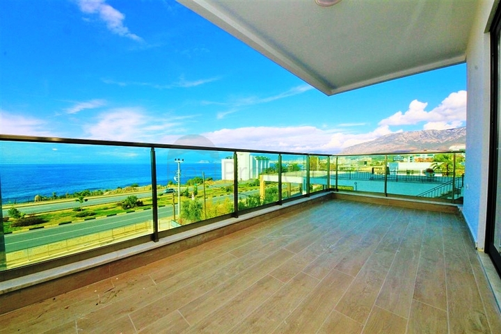 Двухкомнатная квартира с прямым видом на море в Каргыджаке