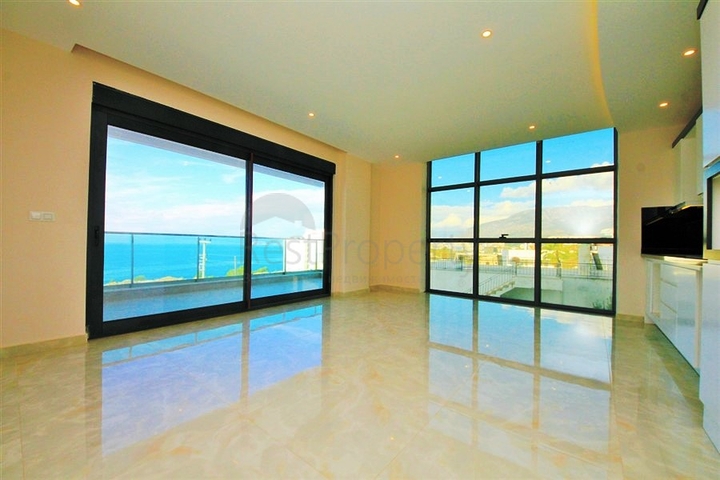 Двухкомнатная квартира с прямым видом на море в Каргыджаке