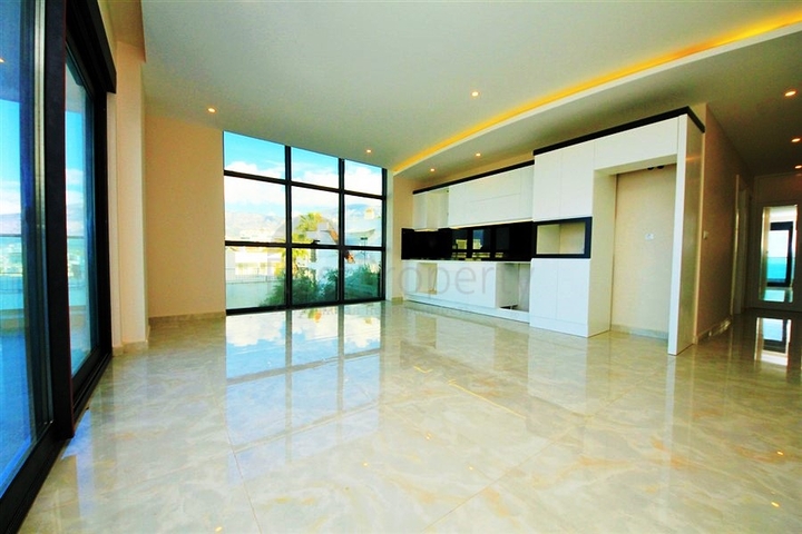 Двухкомнатная квартира с прямым видом на море в Каргыджаке