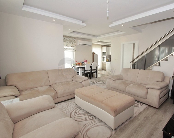 Просторный пентхаус 3+1 в Хурме Коньяалты Анталья