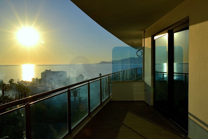 Двухкомнатная квартира с видом на море в Каргыджаке