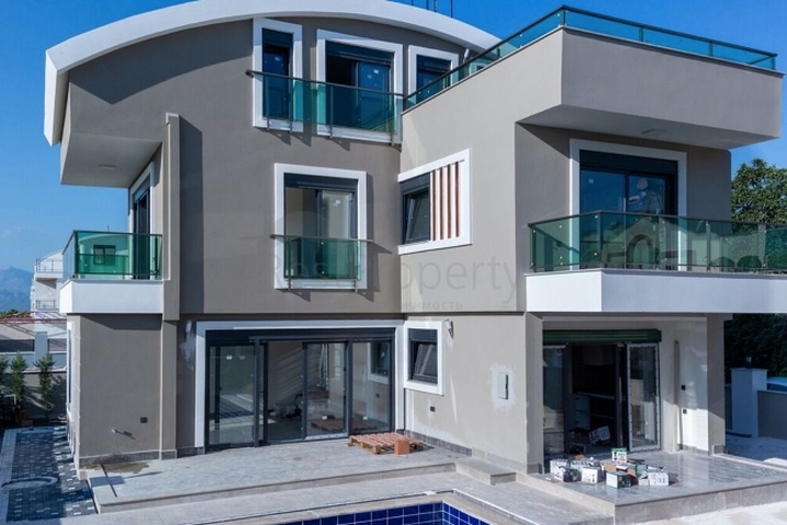 Вилла 4+1 с собственным бассейном в Белеке 