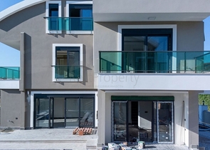 Вилла 4+1 с собственным бассейном в Белеке 