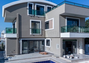 Вилла 4+1 с собственным бассейном в Белеке 