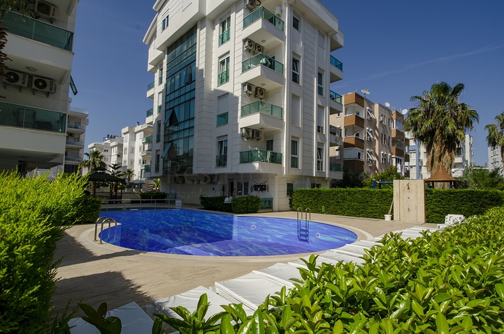 Квартира 1+1 с мебелью в комплексе в Лимане 400 м до моря