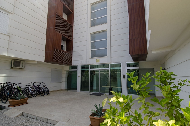 Квартира 1+1 с мебелью в комплексе в Лимане 400 м до моря