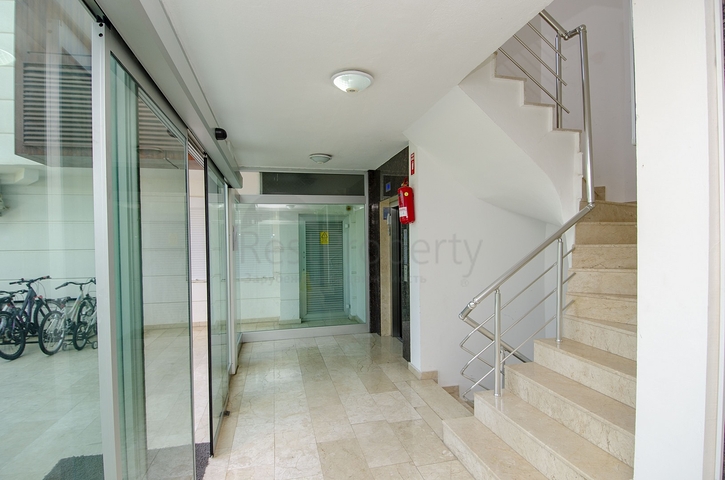 Квартира 1+1 с мебелью в комплексе в Лимане 400 м до моря