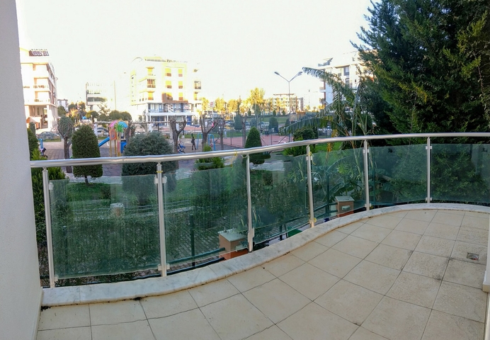 Квартира 2+1 с видом на парк в центре района Лиман