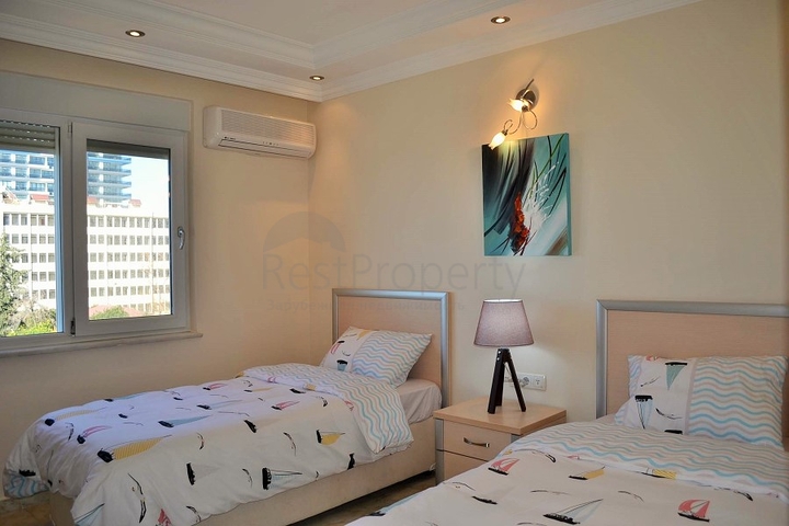 Квартира планировки 2+1 на первой береговой линии в Махмутларе