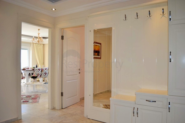 Квартира планировки 2+1 на первой береговой линии в Махмутларе