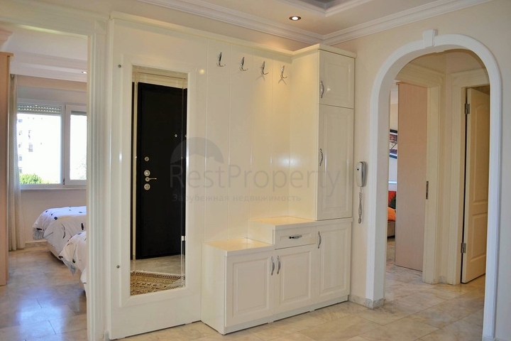 Квартира планировки 2+1 на первой береговой линии в Махмутларе