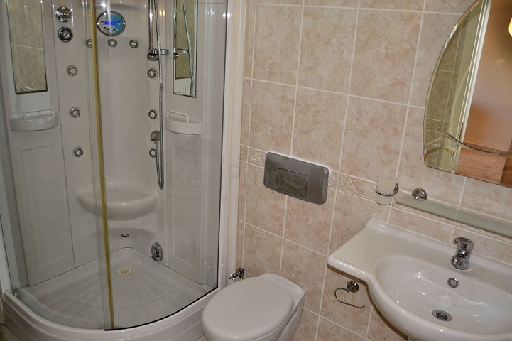 Квартира планировки 2+1 на первой береговой линии в Махмутларе