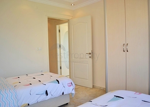 Квартира планировки 2+1 на первой береговой линии в Махмутларе