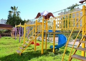 Квартира планировки 2+1 на первой береговой линии в Махмутларе