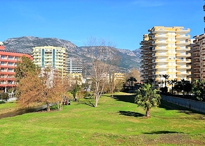 Квартира планировки 2+1 на первой береговой линии в Махмутларе