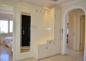 Квартира планировки 2+1 на первой береговой линии в Махмутларе