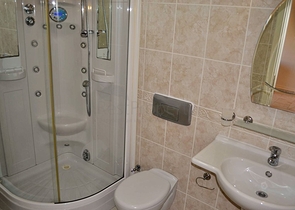 Квартира планировки 2+1 на первой береговой линии в Махмутларе