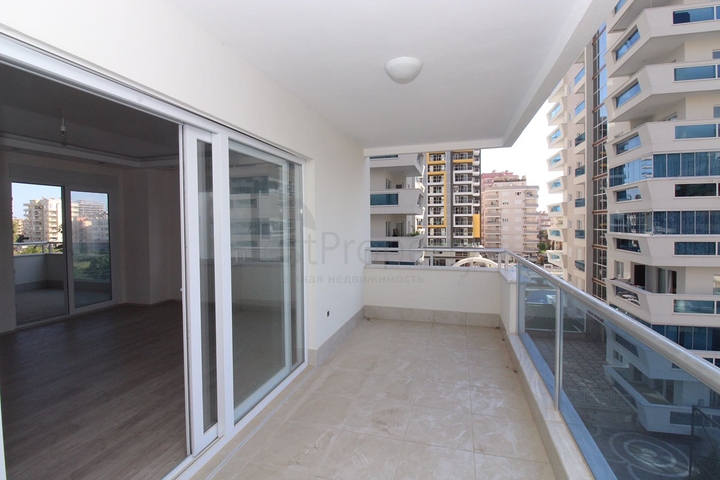 Трехкомнатная квартира в районе Махмутлар