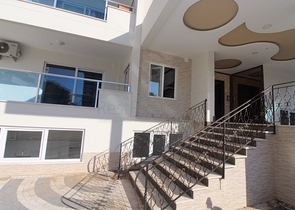 Трехкомнатная квартира в районе Махмутлар