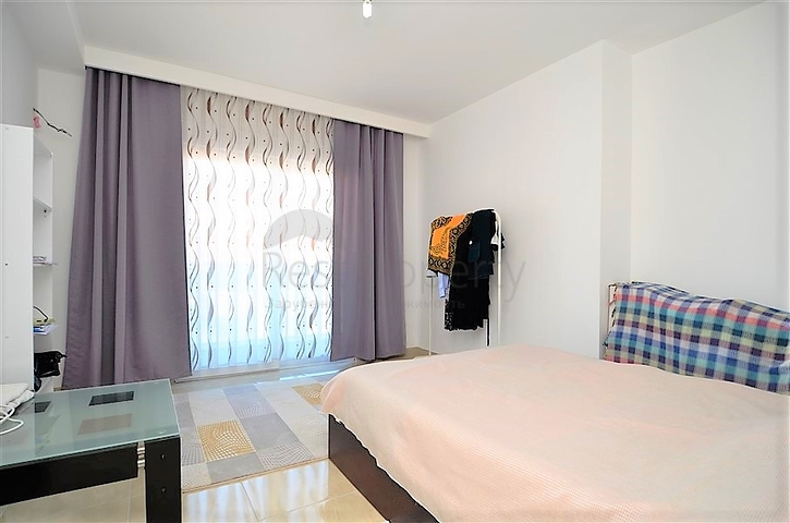 Трехкомнатная квартира в современном комплексе Махмутлара