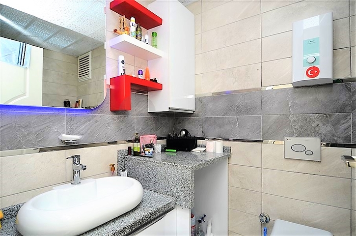 Трехкомнатная квартира в современном комплексе Махмутлара