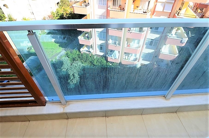 Трехкомнатная квартира в современном комплексе Махмутлара