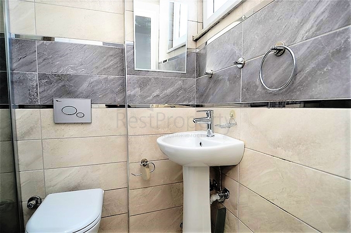 Трехкомнатная квартира в современном комплексе Махмутлара