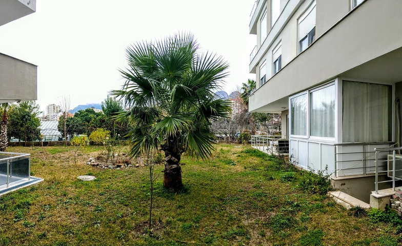 Квартира 1+1 с мебелью в Коньяалты Анталья