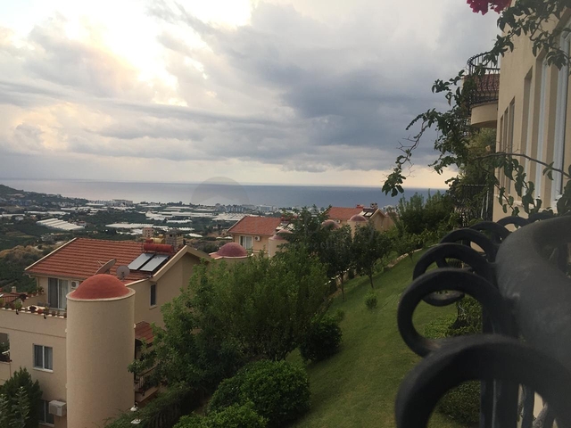 Меблированная апарт вилла планировки 2+1 в Каргыджаке