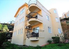 Меблированная апарт вилла планировки 2+1 в Каргыджаке