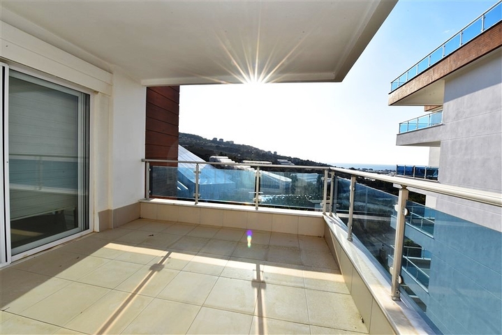 Меблированная квартира в комплексе класса люкс