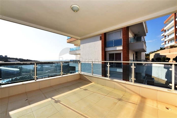 Меблированная квартира в комплексе класса люкс