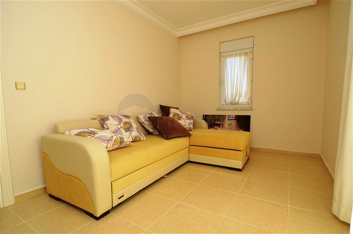 Большая двухуровневая квартира с видом на море в Махмутларе