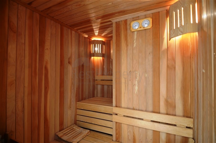 Большая двухуровневая квартира с видом на море в Махмутларе