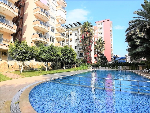 Большая двухуровневая квартира с видом на море в Махмутларе