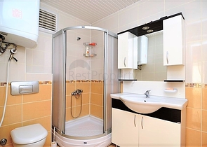 Большая двухуровневая квартира с видом на море в Махмутларе