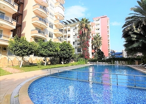 Большая двухуровневая квартира с видом на море в Махмутларе