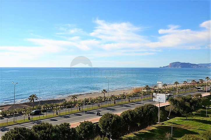 Квартира 2+1 с прямым видом на море в районе Махмутлар