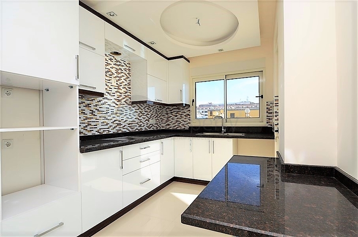 Квартира 2+1 с прямым видом на море в районе Махмутлар