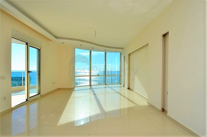 Квартира 2+1 с прямым видом на море в районе Махмутлар