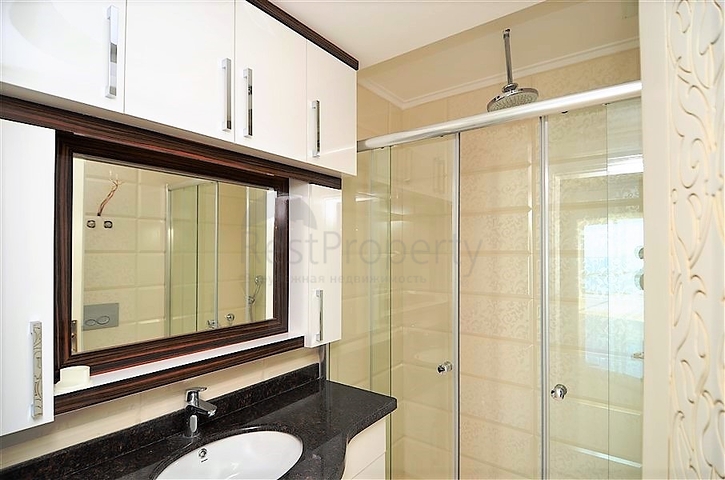 Квартира 2+1 с прямым видом на море в районе Махмутлар