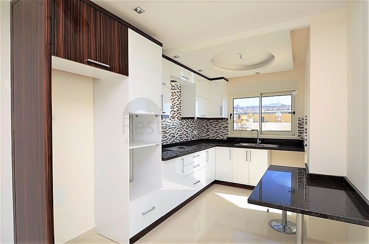 Квартира 2+1 с прямым видом на море в районе Махмутлар