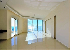 Квартира 2+1 с прямым видом на море в районе Махмутлар