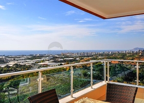 Меблированный пентхаус с панорамным видом на море