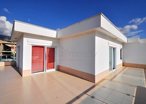 Меблированный пентхаус с панорамным видом на море