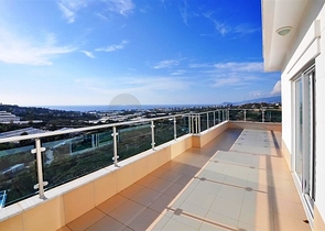 Меблированный пентхаус с панорамным видом на море